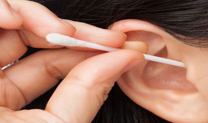 Tips to solve earplugs by earwax